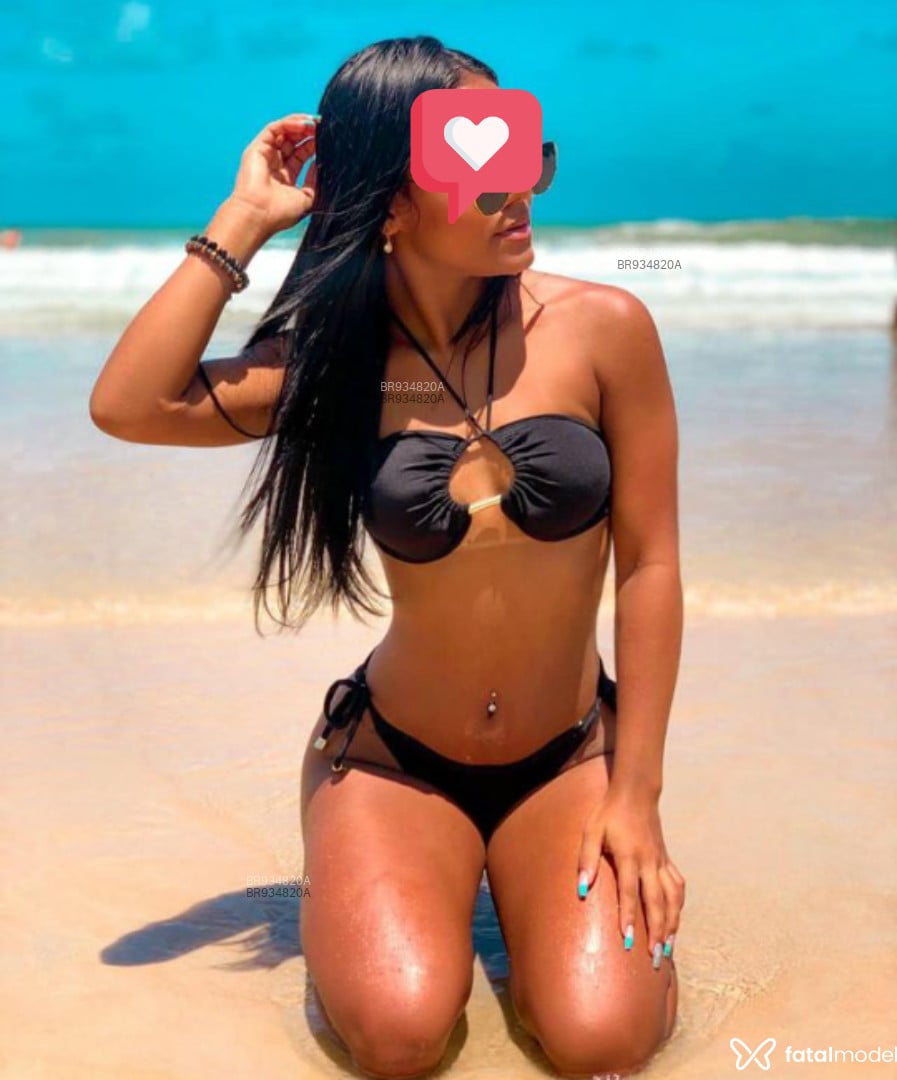 Acompanhante mulher com cabelo castanho de olhos mel - Yaraa Acompanhante mulher com cabelo castanho de olhos mel - Yaraa