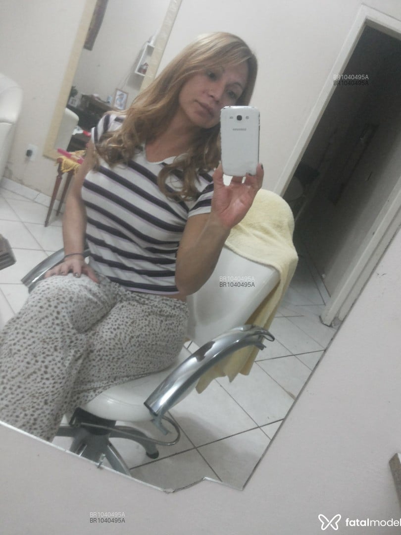 Acompanhante mulher trans com cabelo castanho de olhos castanhos em Sapucaia do Sul - Alessandra Moroso