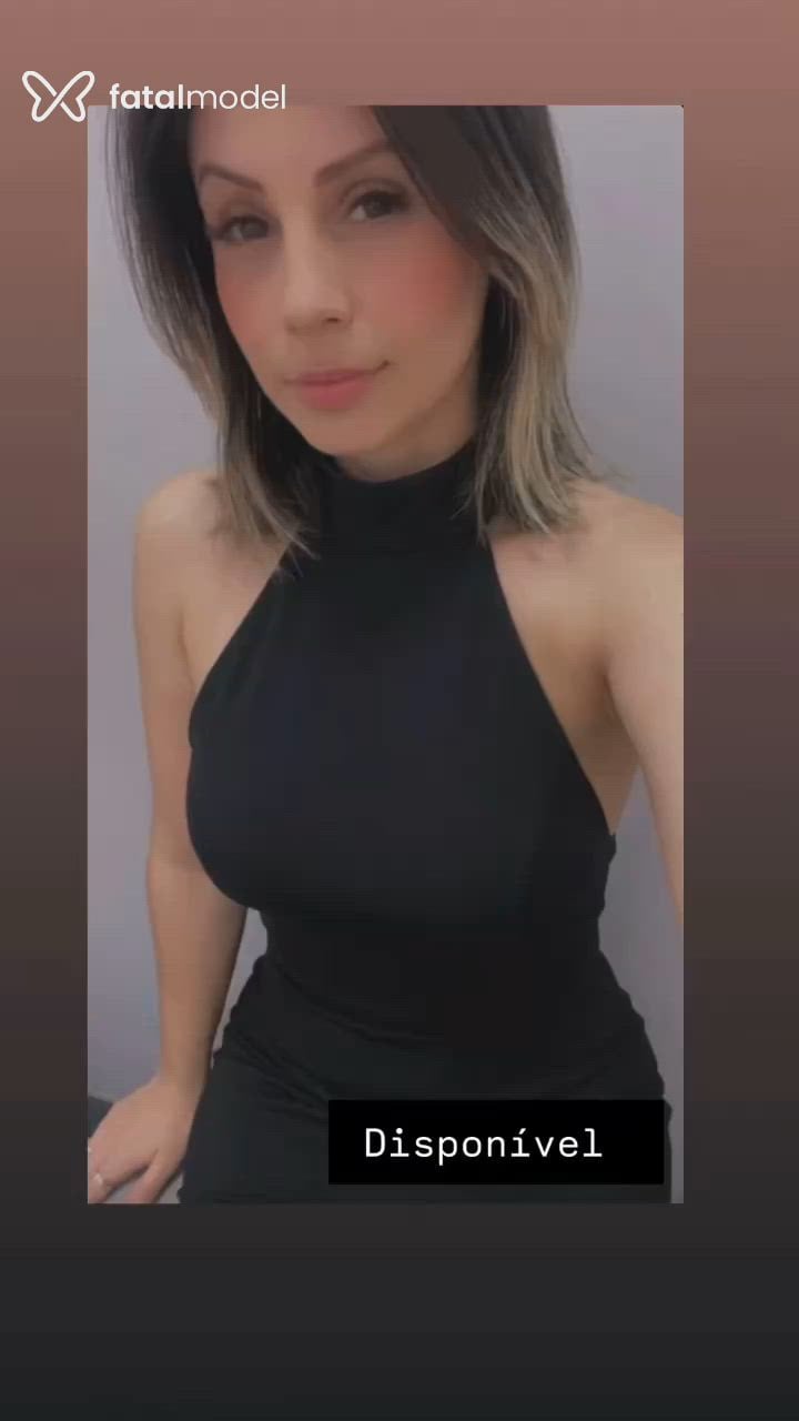 Acompanhante mulher loira (o) de olhos castanhos - Aninha