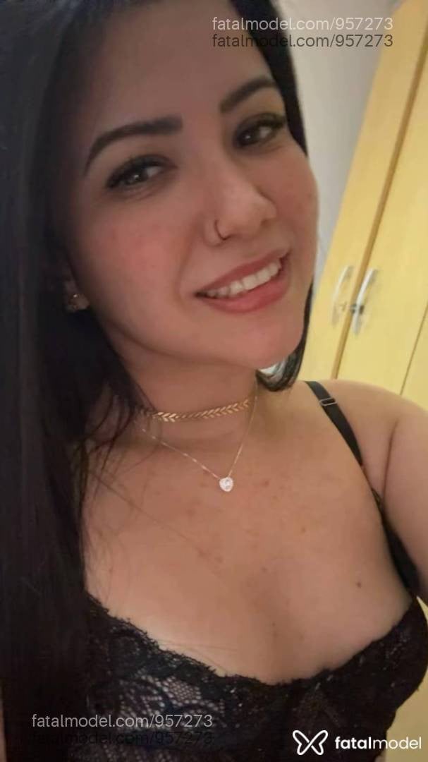 Acompanhante mulher morena (o) de olhos castanhos - Carol Alves