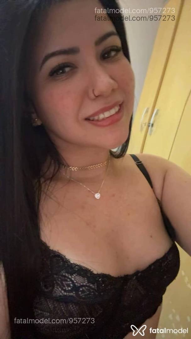 Acompanhante mulher morena (o) de olhos castanhos - Carol Alves