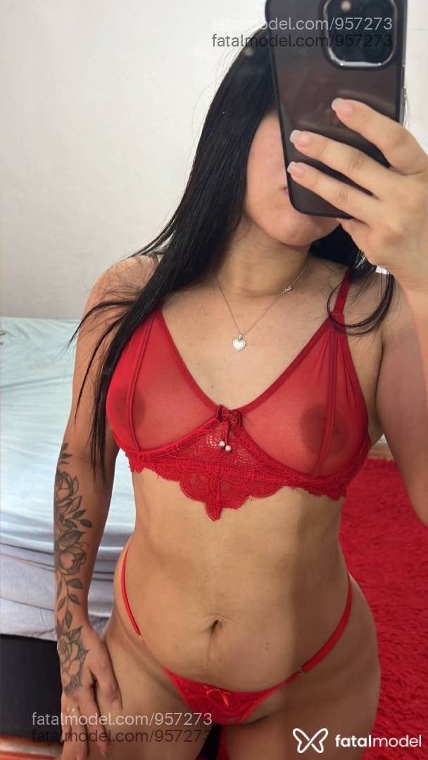 Acompanhante mulher morena (o) de olhos castanhos - Carol Alves