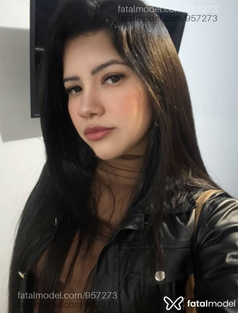 Acompanhante mulher morena (o) de olhos castanhos - Carol Alves