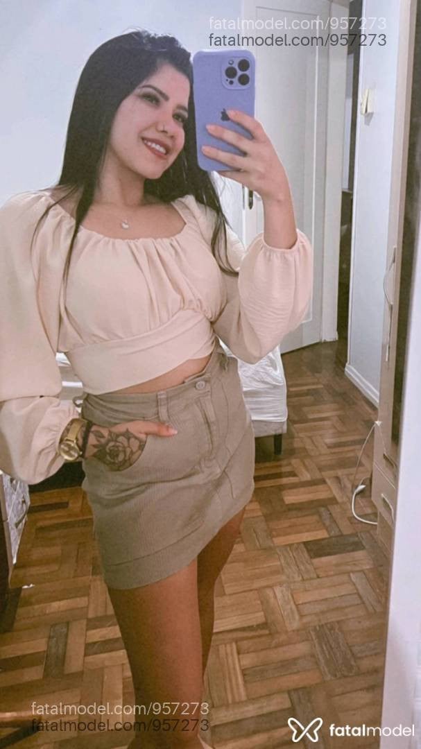 Acompanhante mulher morena (o) de olhos castanhos - Carol Alves