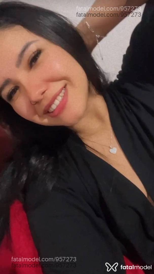 Acompanhante mulher morena (o) de olhos castanhos - Carol Alves