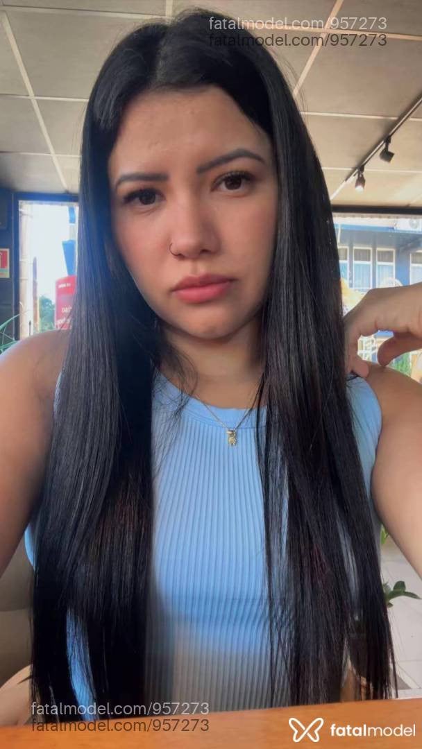 Acompanhante mulher morena (o) de olhos castanhos - Carol Alves