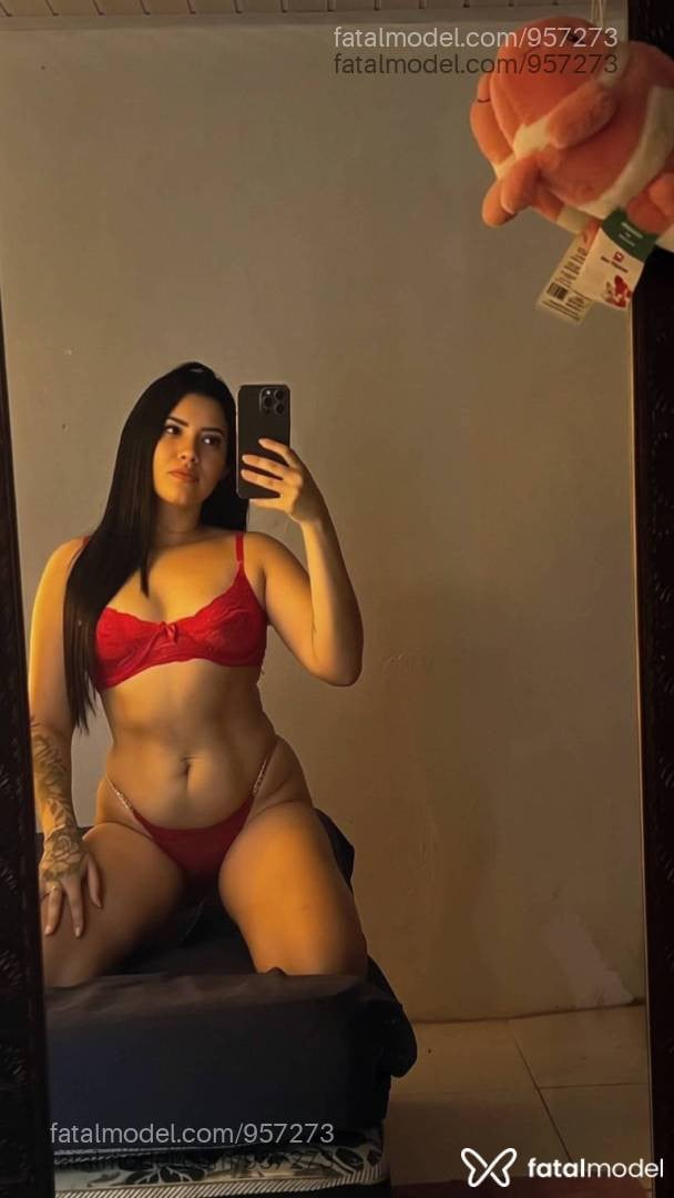 Acompanhante mulher morena (o) de olhos castanhos - Carol Alves