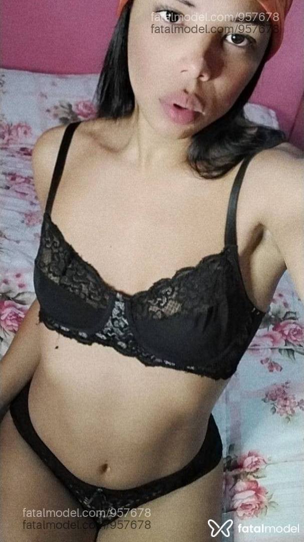 Acompanhante mulher trans morena (o) de olhos castanhos - Melyssa Brito
