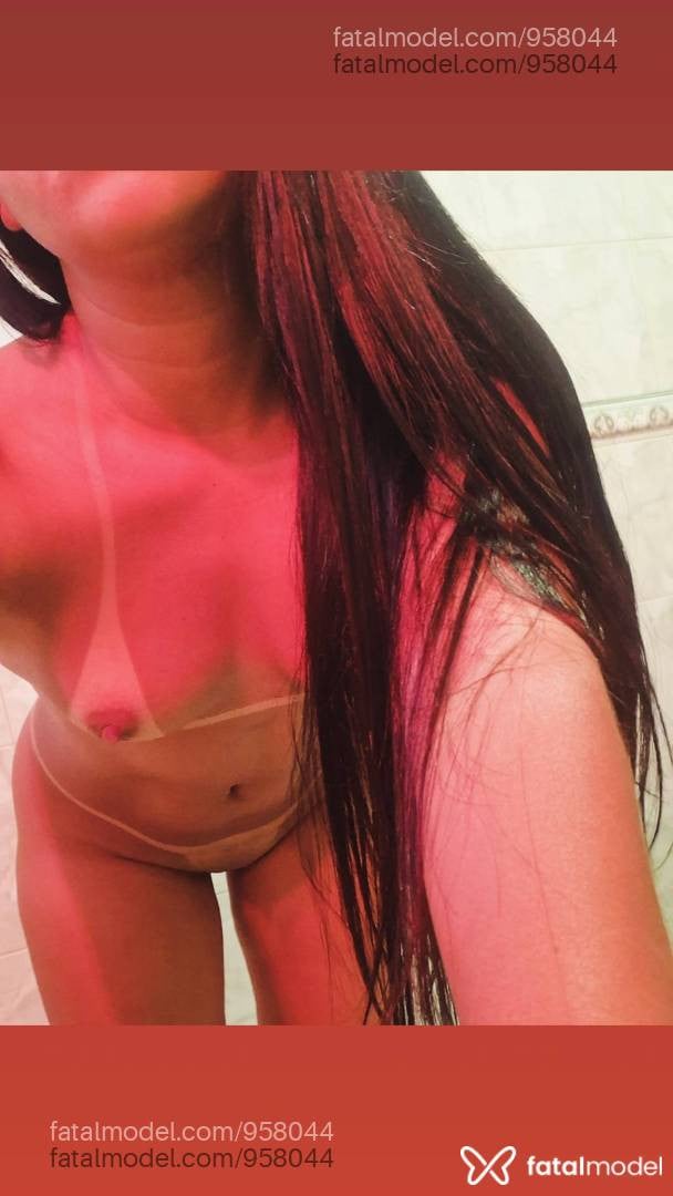 Acompanhante mulher morena (o) de olhos castanhos - Laura Gouveia