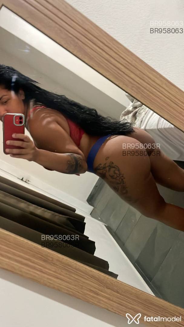 Acompanhante mulher morena (o) de olhos castanhos - Perola Ferraz Acompanhante mulher morena (o) de olhos castanhos - Perola Ferraz