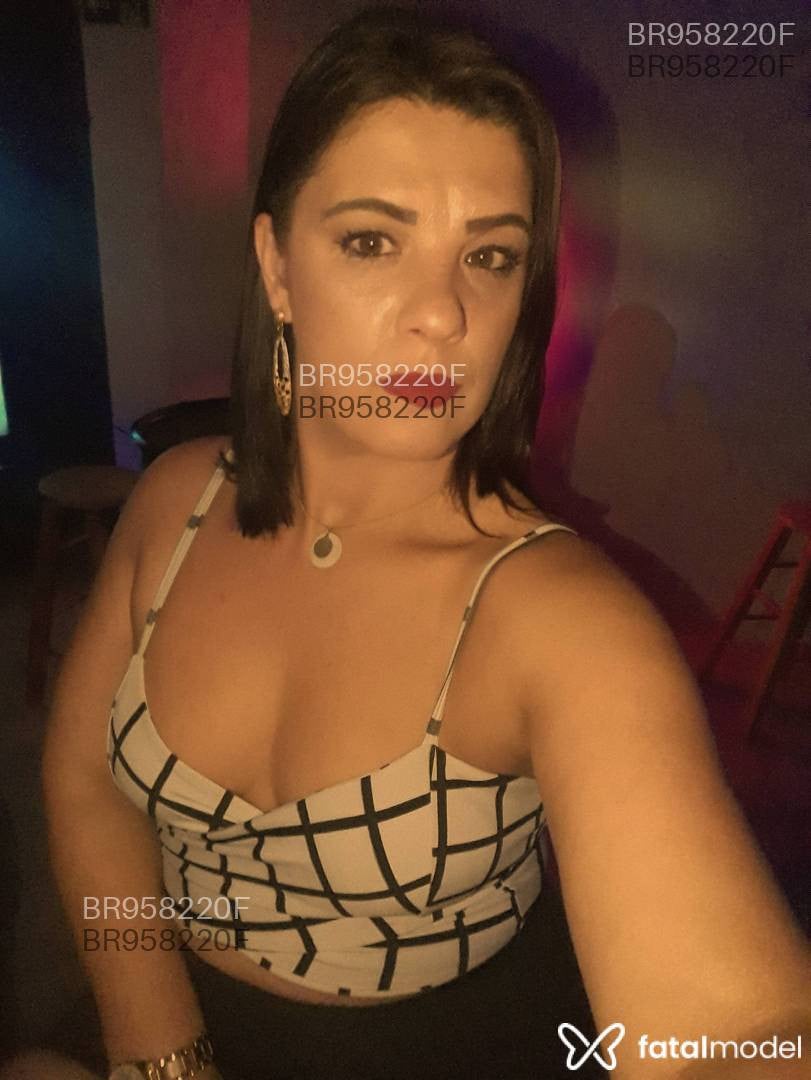 Acompanhante mulher com cabelo castanho de olhos castanhos em Torres Acompanhante mulher com cabelo castanho de olhos castanhos em Torres - Samantha