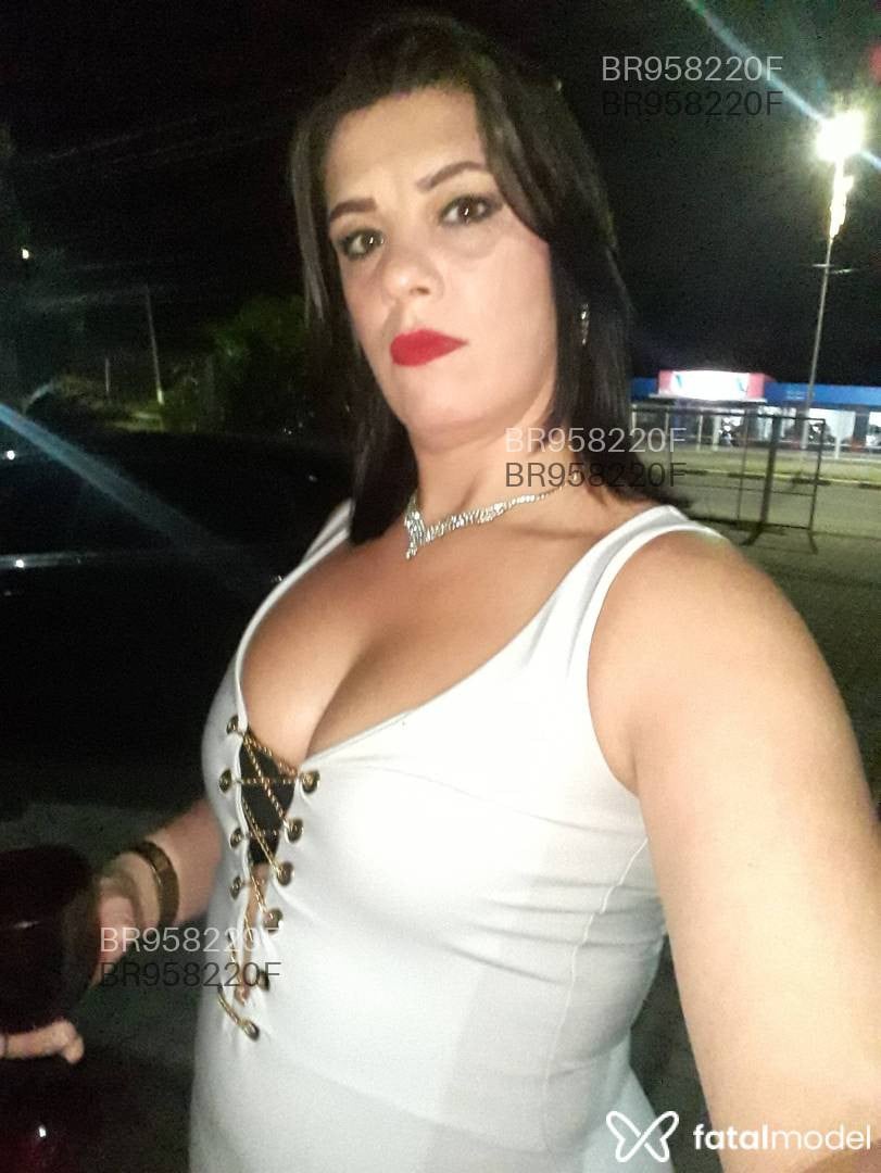 Acompanhante mulher com cabelo castanho de olhos castanhos em Torres Acompanhante mulher com cabelo castanho de olhos castanhos em Torres - Samantha