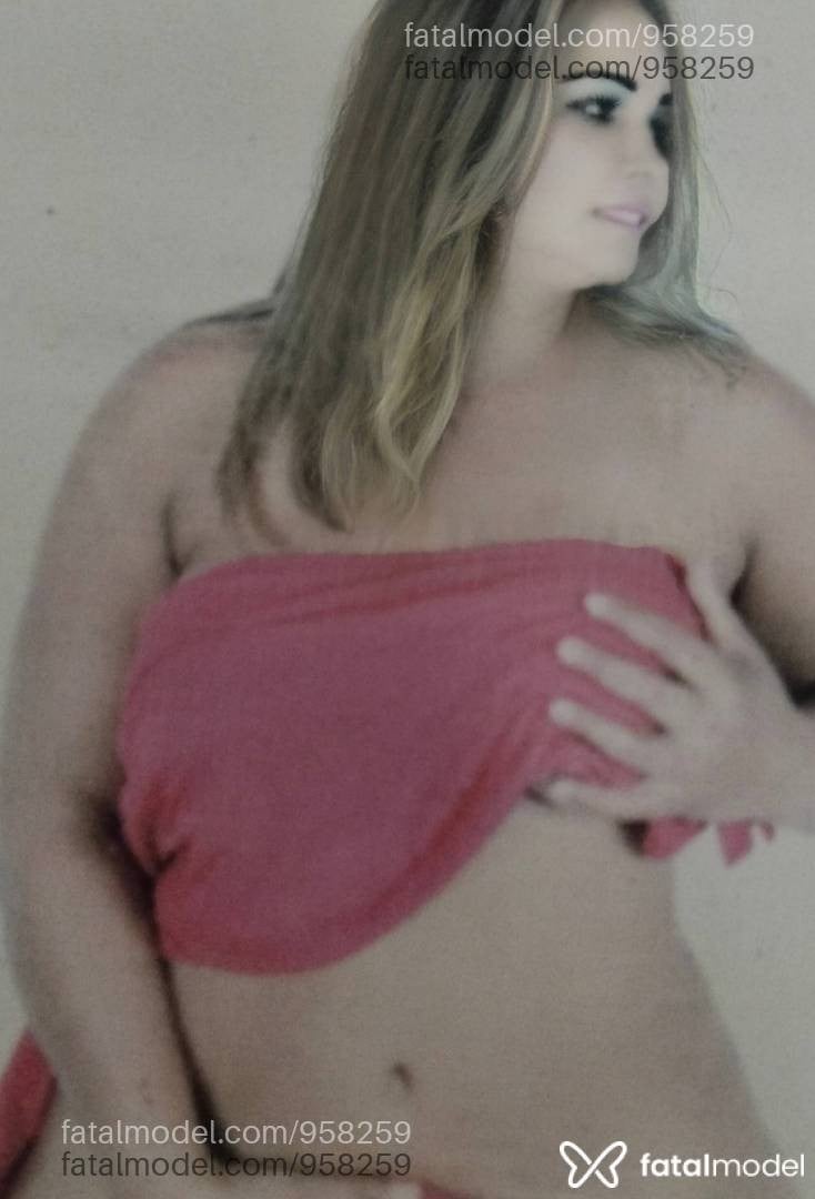 Acompanhante mulher loira (o) de olhos verdes - Jasmim Mello