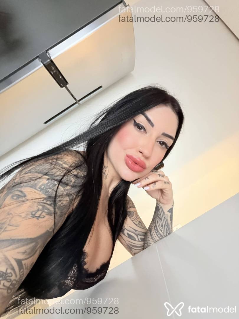 Acompanhante mulher morena (o) de olhos castanhos em Joinville - Emy