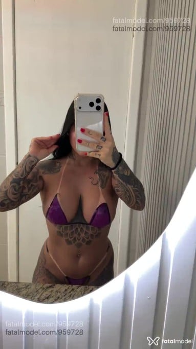 Acompanhante mulher morena (o) de olhos castanhos em Virtual - Emy