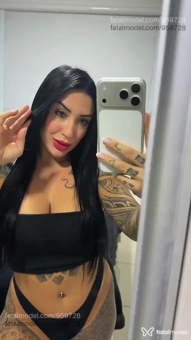 Acompanhante mulher morena (o) de olhos castanhos em Virtual - Emy