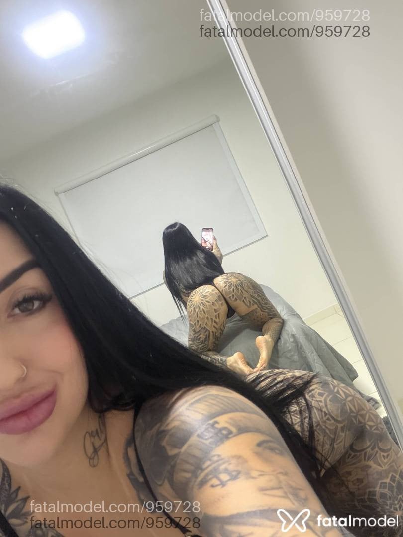 Acompanhante mulher morena (o) de olhos castanhos - Emy