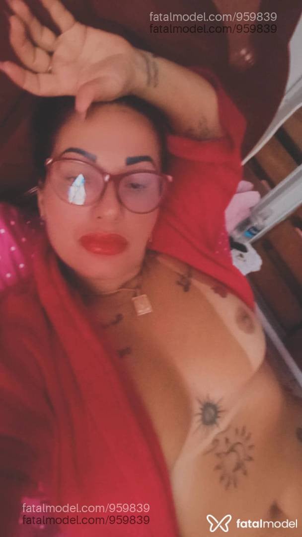 Acompanhante mulher ruiva (o) de olhos castanhos - Malu morena