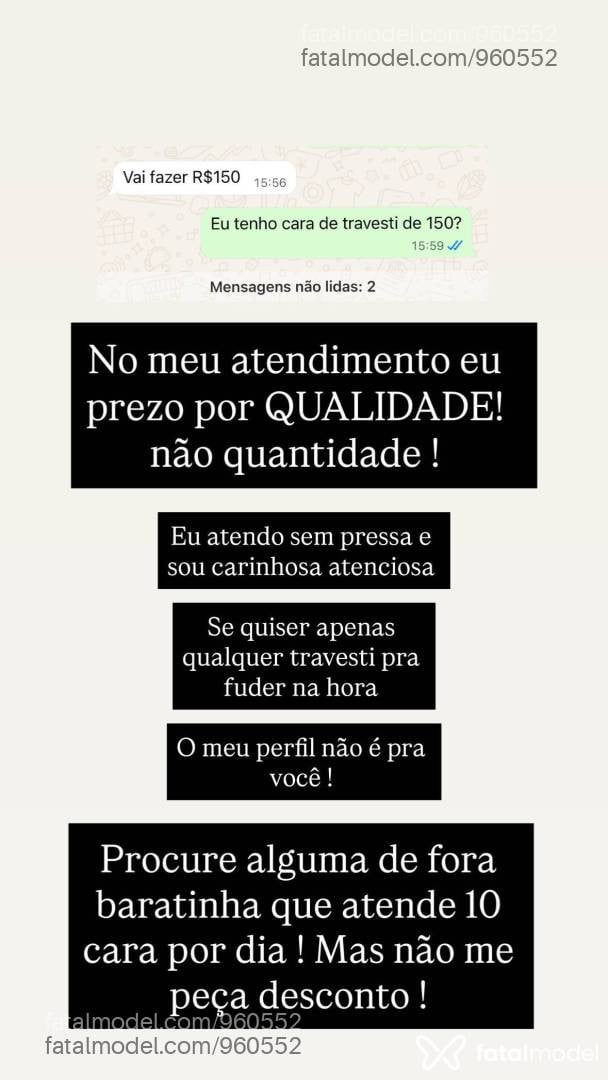 Acompanhante mulher trans com cabelo castanho de olhos mel - Marina