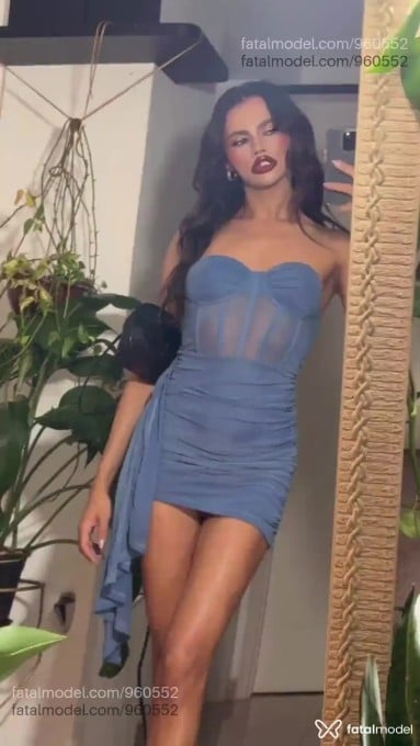Acompanhante mulher trans com cabelo castanho de olhos mel em Cascavel - Marina