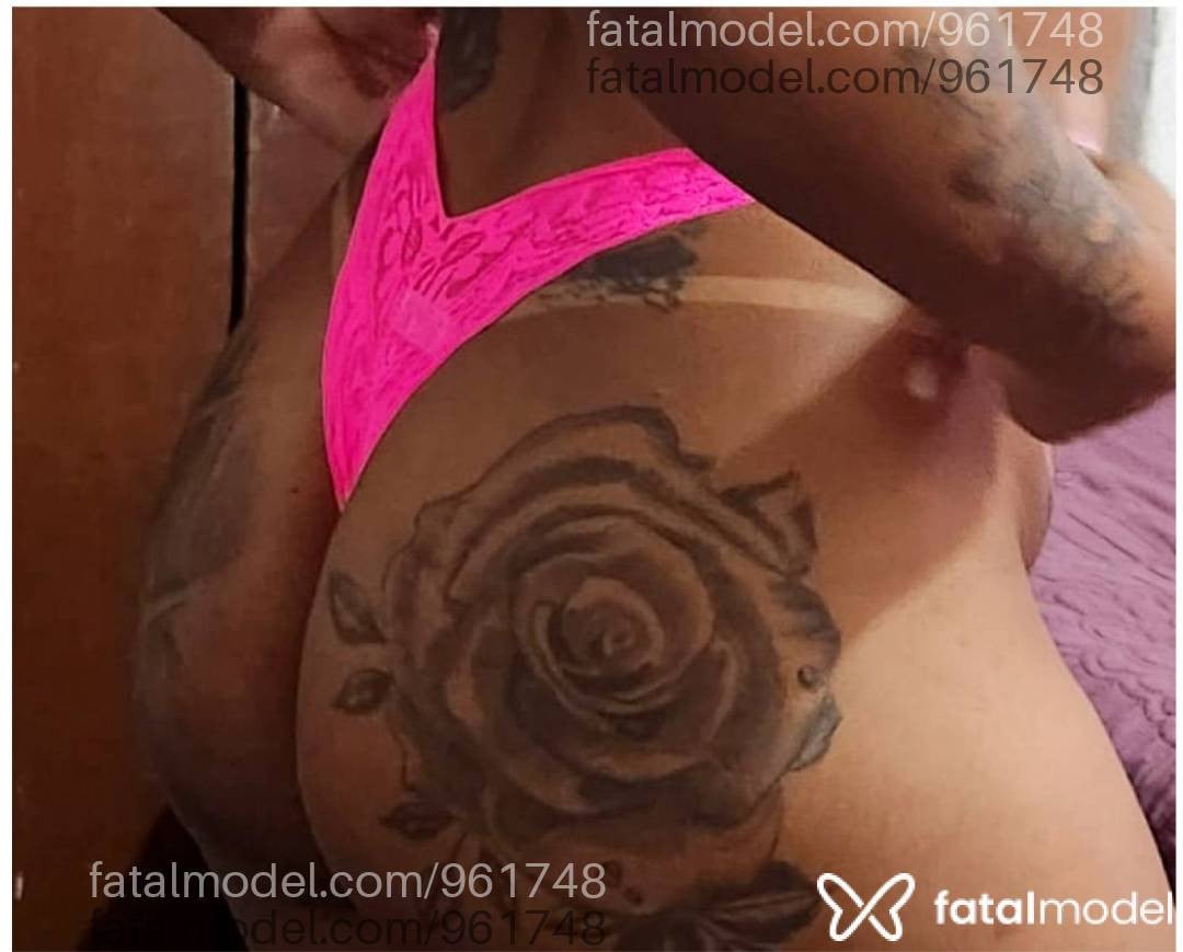 Acompanhante mulher morena (o) de olhos castanhos - PÉROLLA ALMEIDA