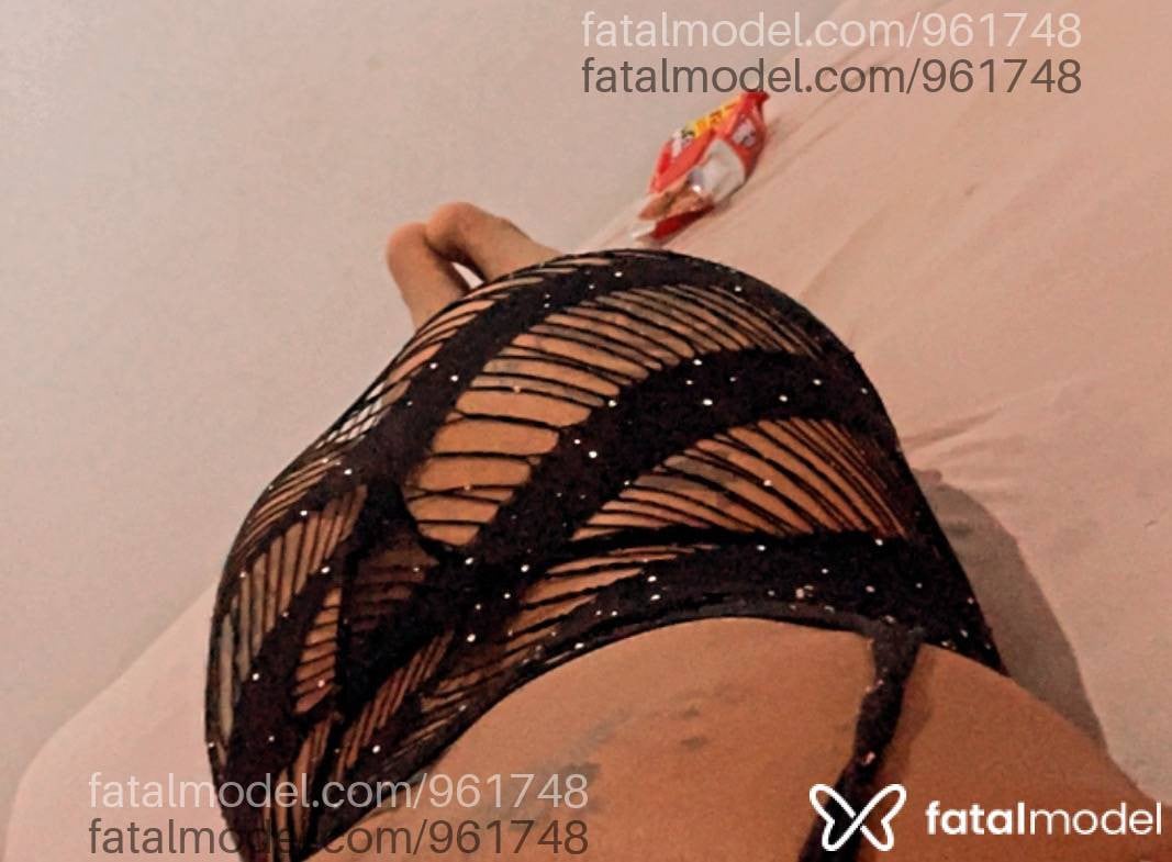 Acompanhante mulher morena (o) de olhos castanhos - PÉROLLA ALMEIDA