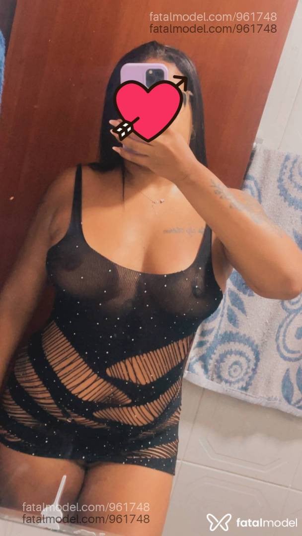 Acompanhante mulher morena (o) de olhos castanhos - PÉROLLA ALMEIDA