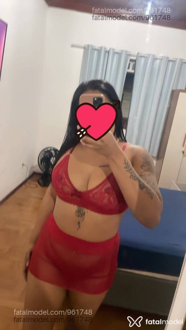 Acompanhante mulher morena (o) de olhos castanhos - PÉROLLA ALMEIDA