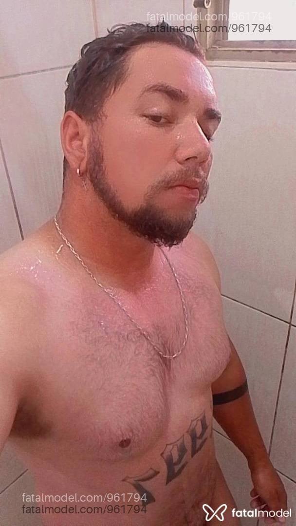 Acompanhante homem morena (o) de olhos castanhos - Doom