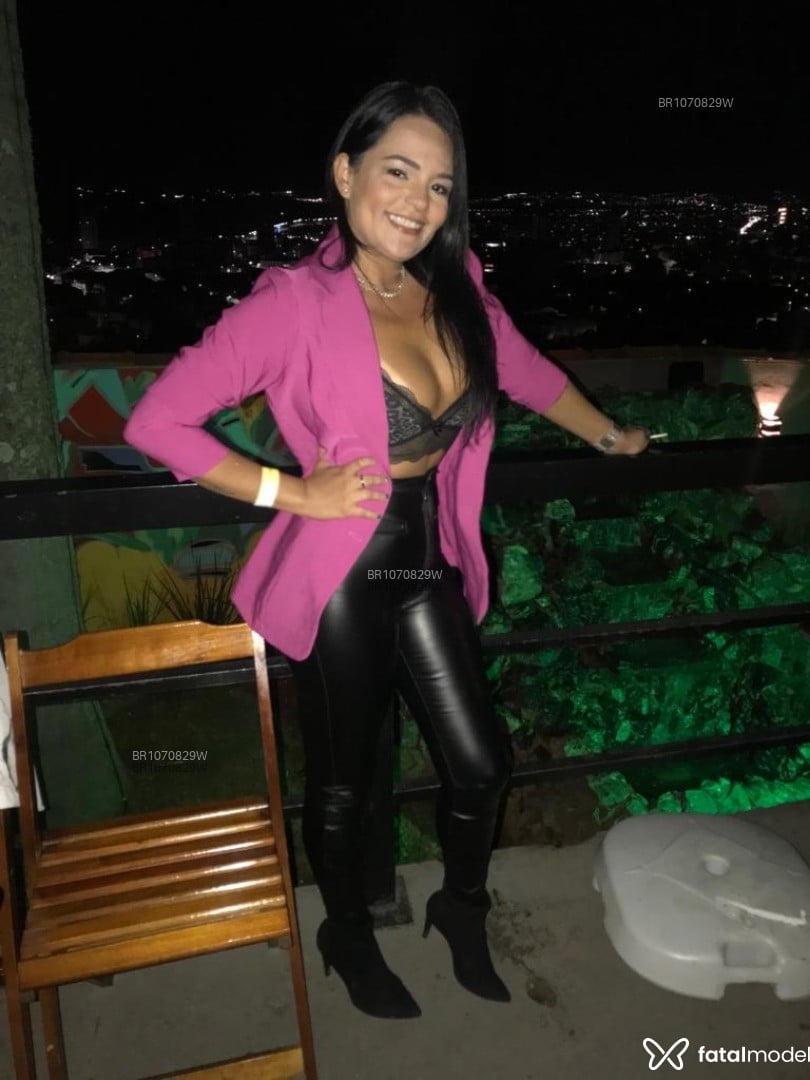 Acompanhante mulher morena (o) de olhos castanhos em Nova Friburgo Acompanhante mulher morena (o) de olhos castanhos em Nova Friburgo - Jennifer lima