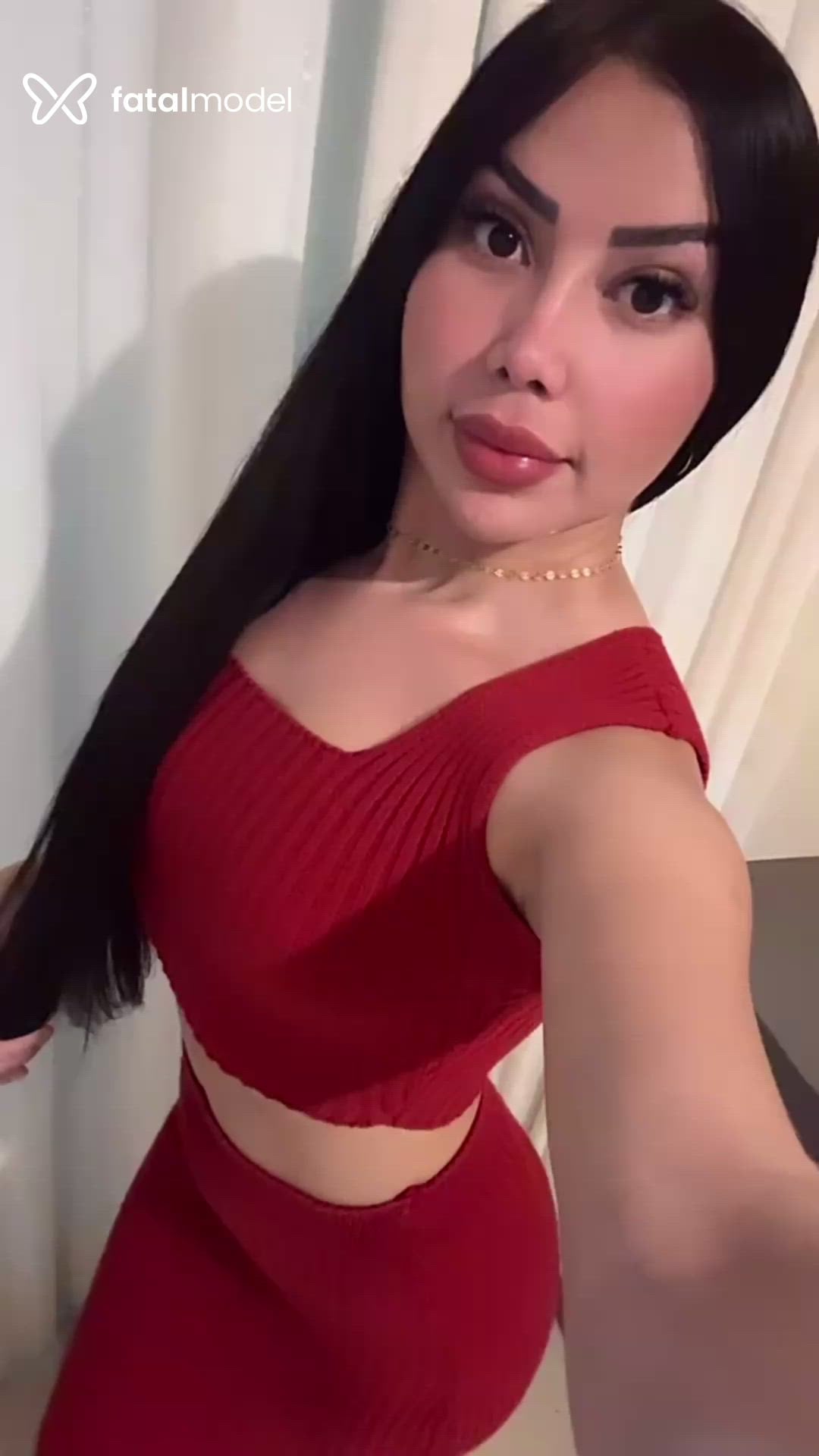 Acompanhante mulher morena (o) de olhos castanhos em Caldas Novas Acompanhante mulher morena (o) de olhos castanhos em Caldas Novas - Larissa
