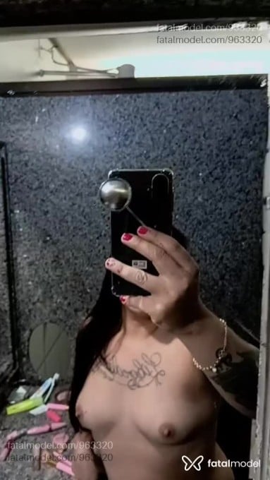 Acompanhante mulher com cabelo castanho de olhos castanhos - Lara Higer Acompanhante mulher com cabelo castanho de olhos castanhos - Lara Higer