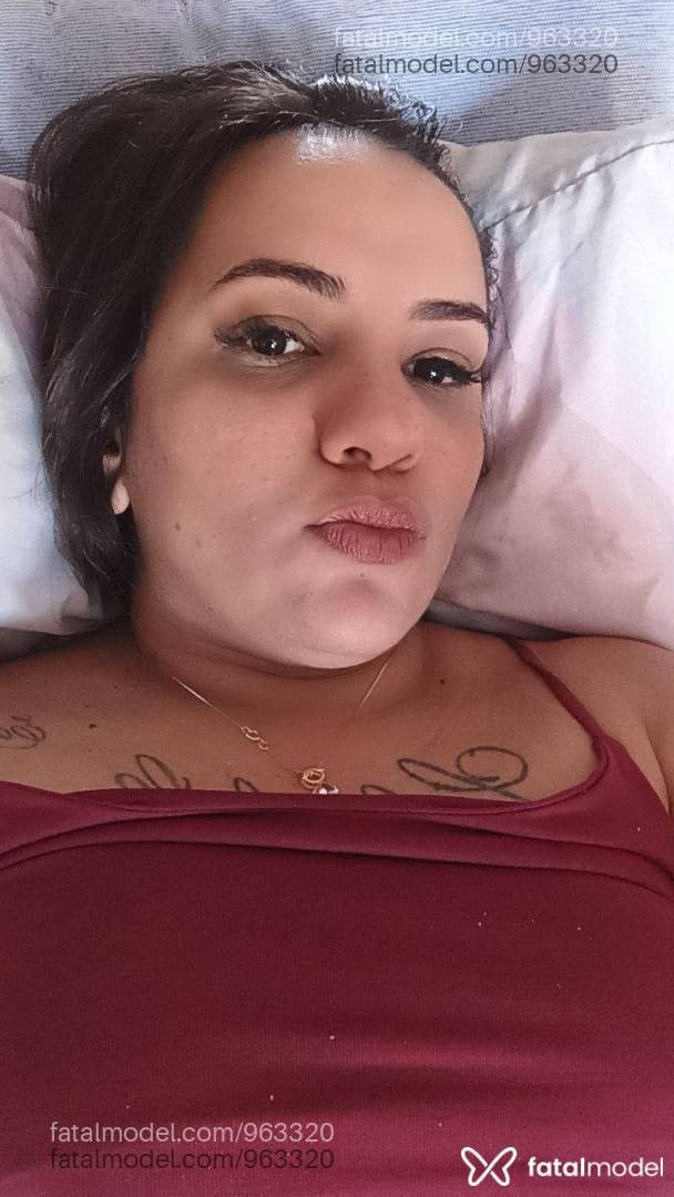 Acompanhante mulher com cabelo castanho de olhos castanhos - Lara Higer