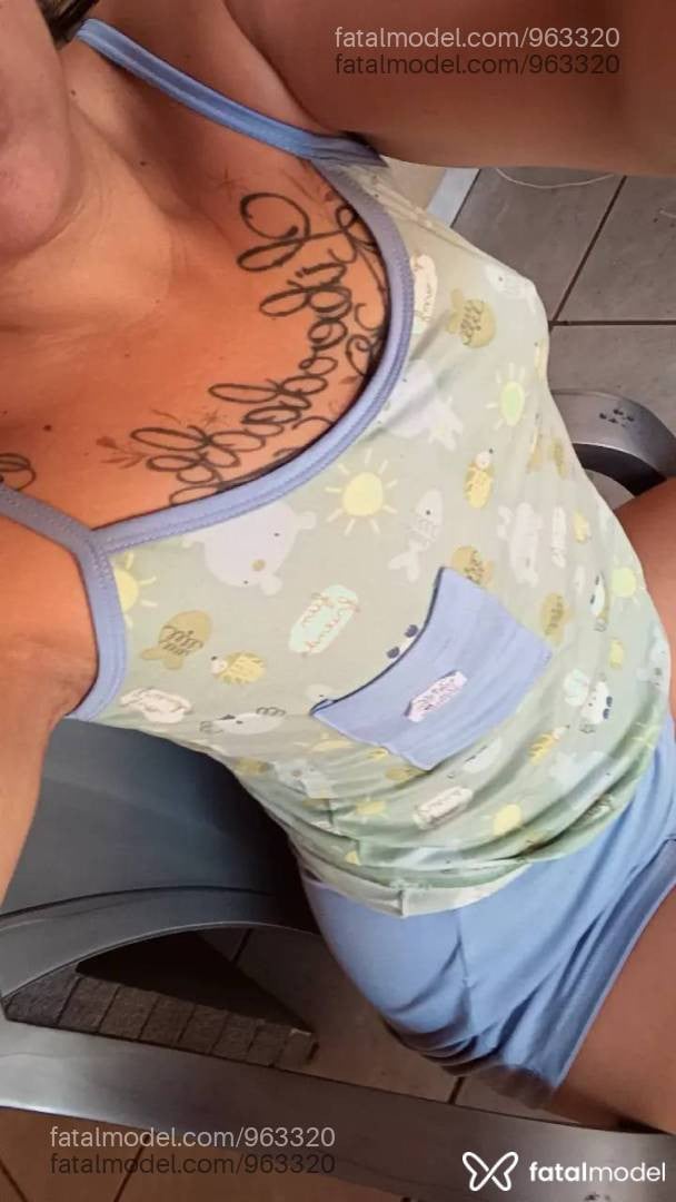 Acompanhante mulher com cabelo castanho de olhos castanhos - Lara Higer