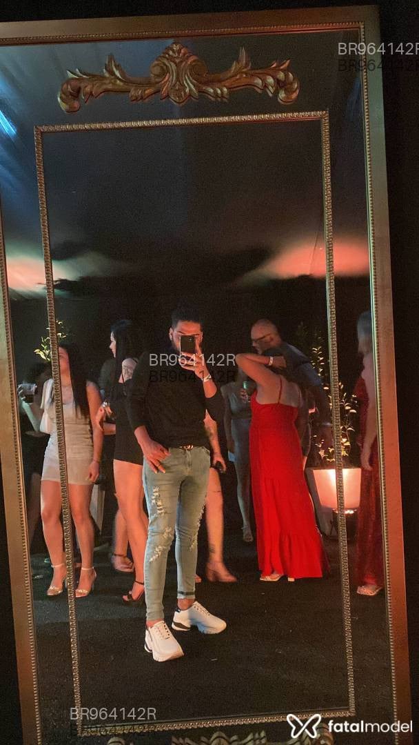 Acompanhante homem morena (o) de olhos castanhos em São Bento do Sul Acompanhante homem morena (o) de olhos castanhos em São Bento do Sul - Henrique