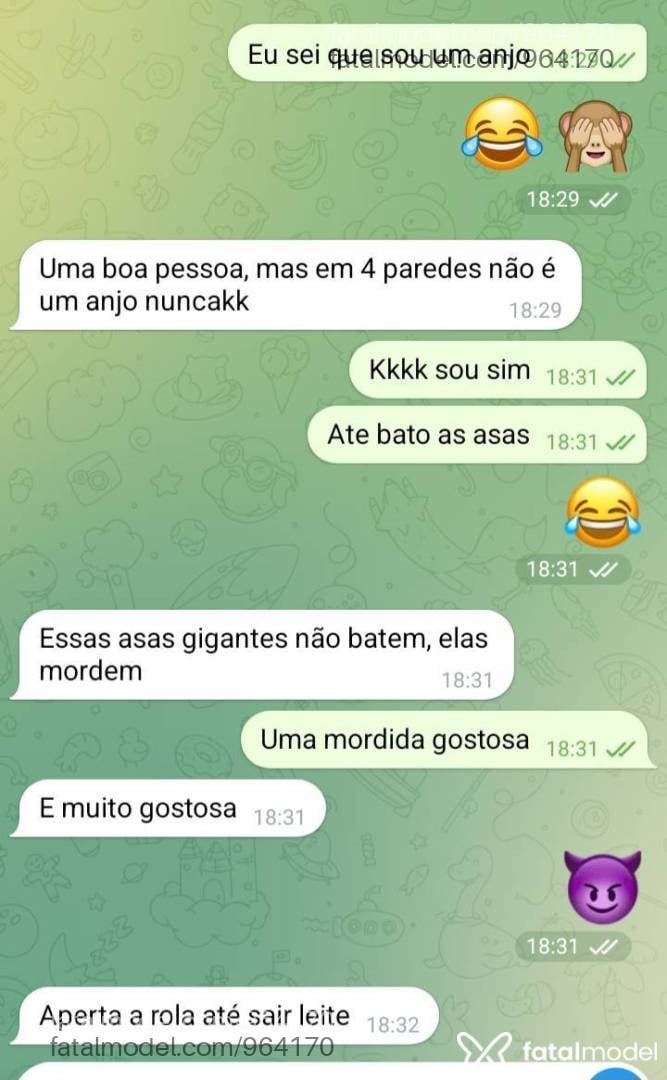 Acompanhante mulher trans morena (o) de olhos pretos - Labelly