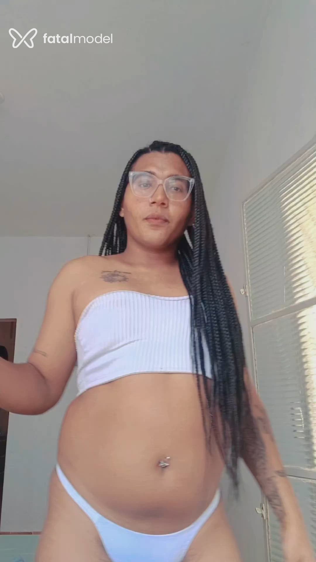 Acompanhante travesti morena (o) de olhos castanhos - Vicki Acompanhante travesti morena (o) de olhos castanhos - Vicki