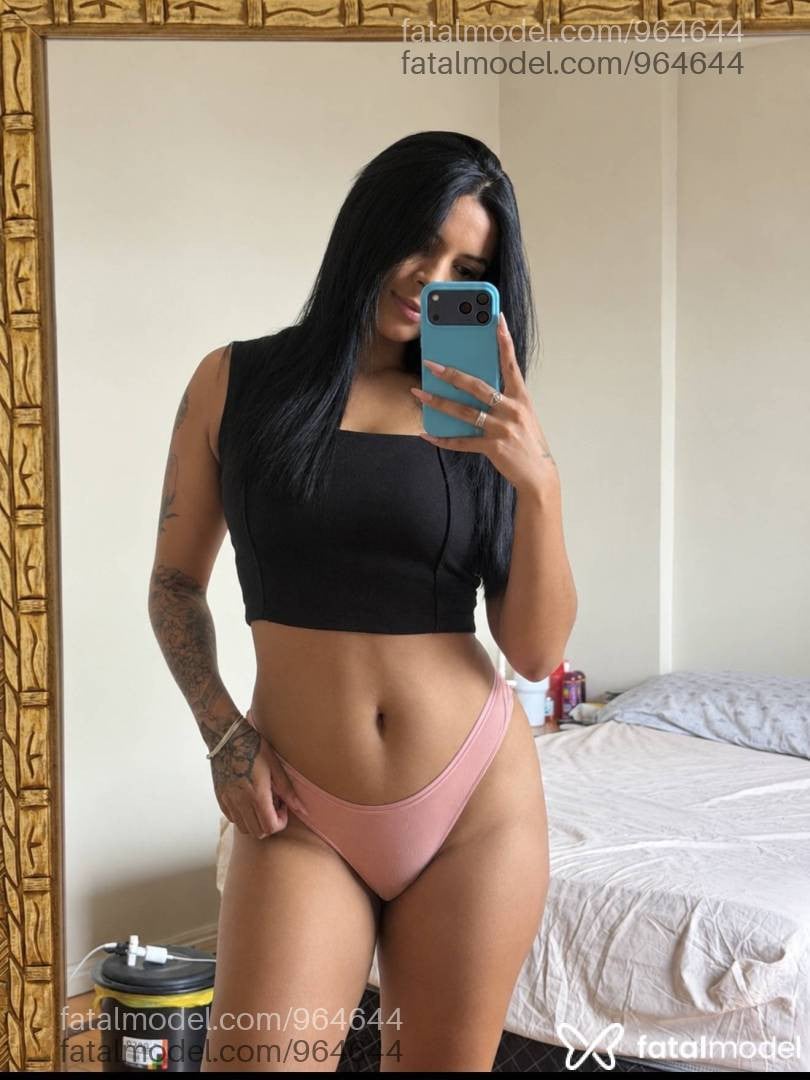 Acompanhante mulher morena (o) de olhos pretos - Isabella