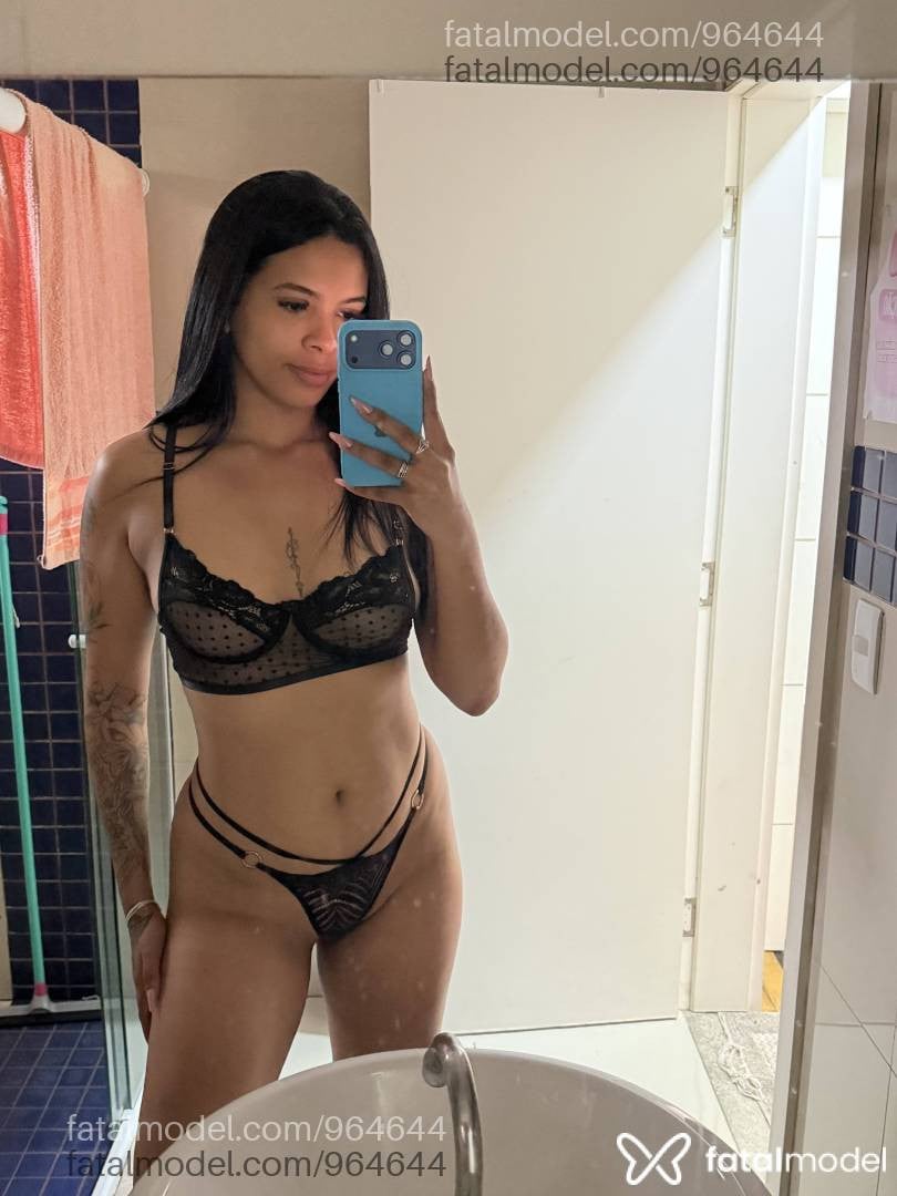 Acompanhante mulher morena (o) de olhos pretos - Isabella