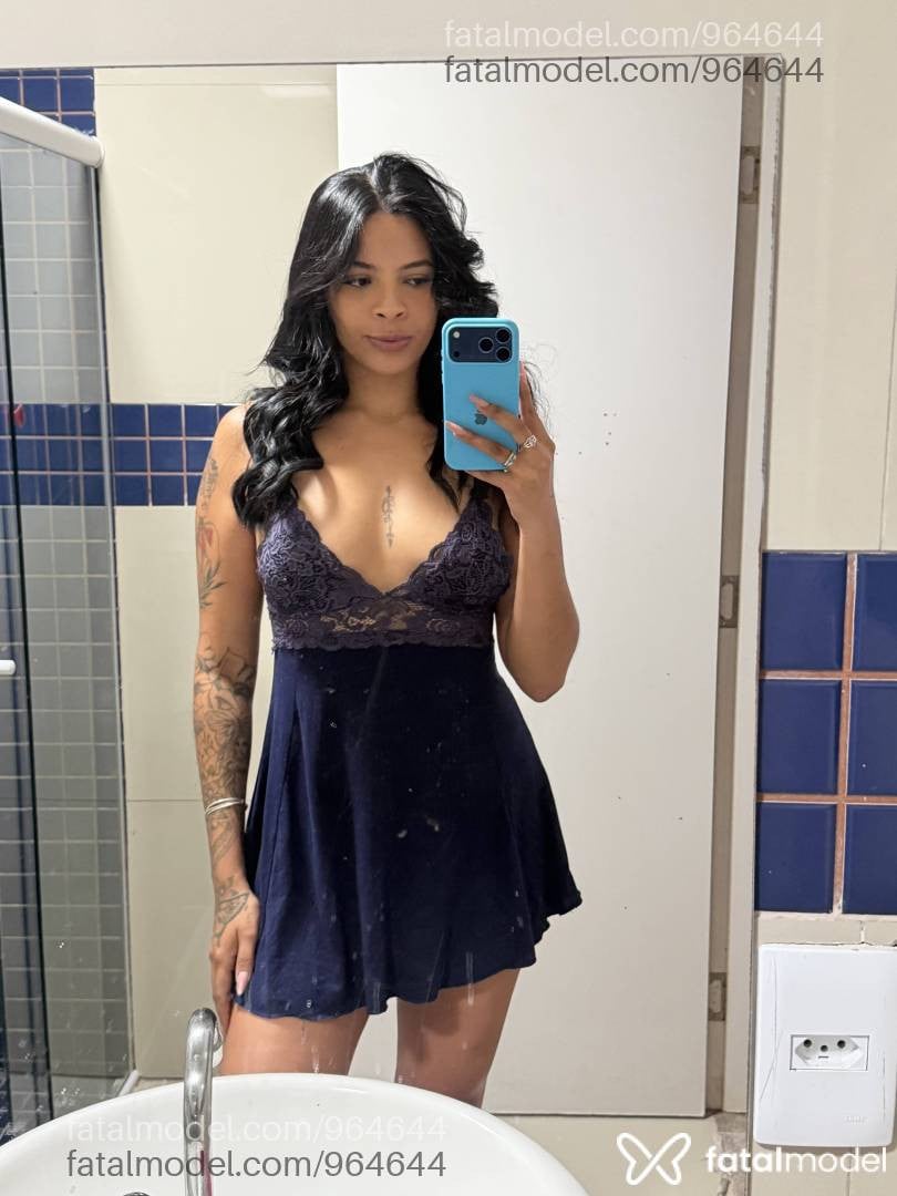 Acompanhante mulher morena (o) de olhos pretos - Isabella