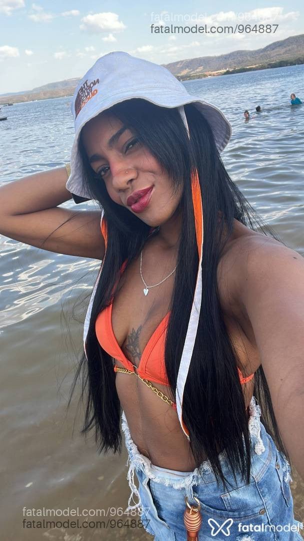 Acompanhante mulher morena (o) de olhos castanhos em Angra dos Reis - Rubi