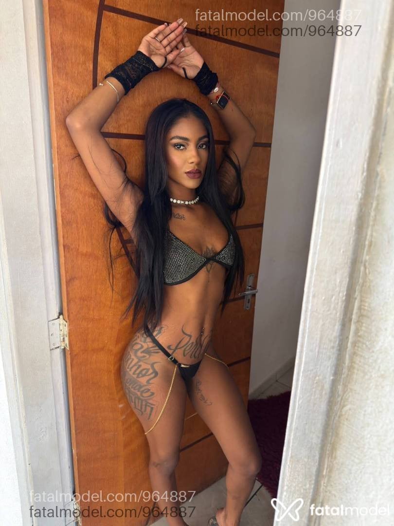 Acompanhante mulher morena (o) de olhos castanhos - Kiara