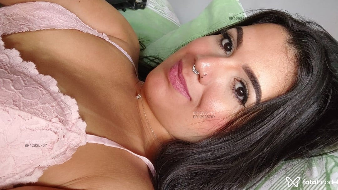 Acompanhante mulher com cabelo castanho de olhos castanhos em Fortaleza - Débora