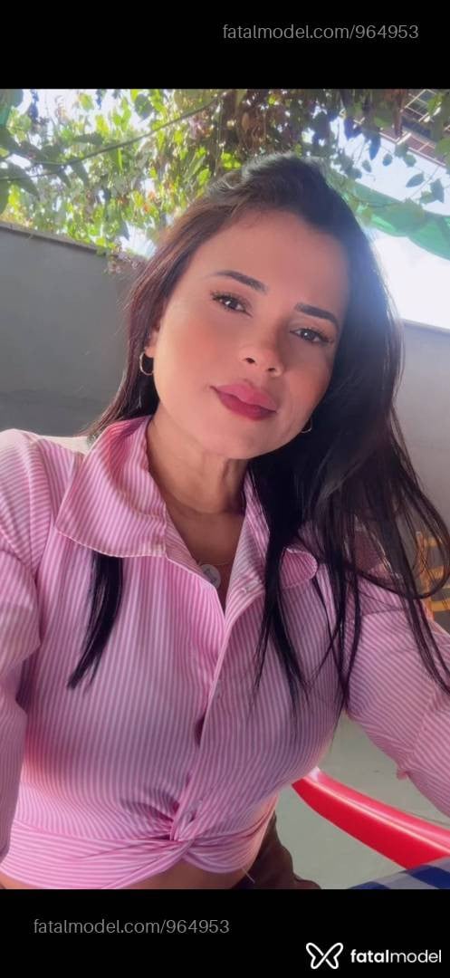 Acompanhante mulher morena (o) de olhos castanhos - Laura