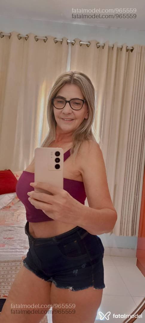 Acompanhante mulher loira (o) de olhos verdes - Joyce