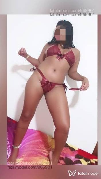 Acompanhante mulher com cabelo colorido de olhos castanhos em Itapema - TIETA