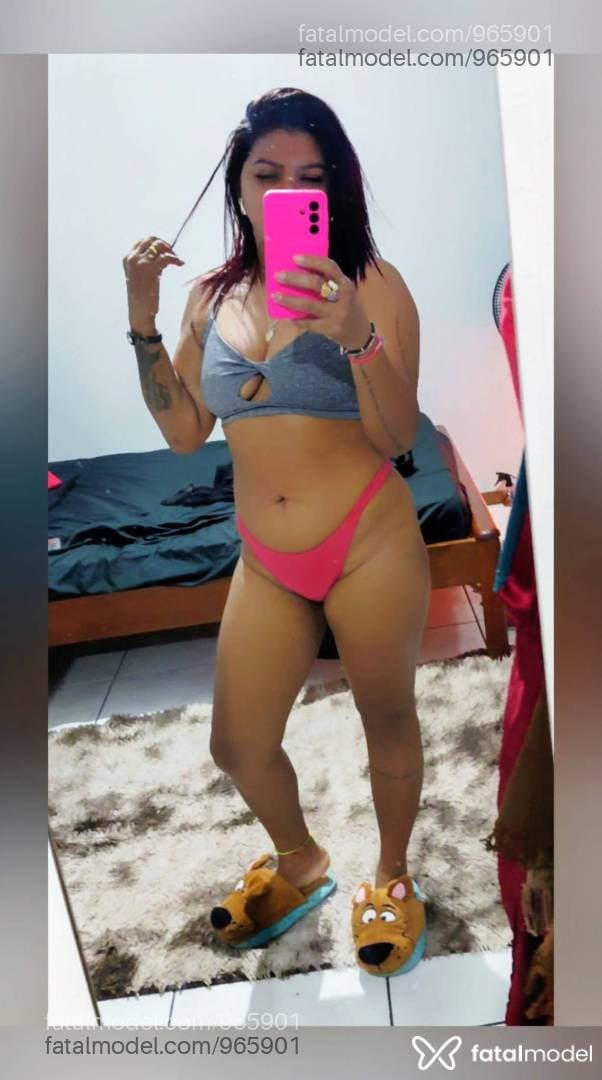 Acompanhante mulher com cabelo colorido de olhos castanhos em Itapema - TIETA