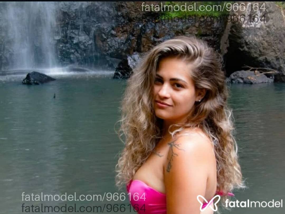 Acompanhante mulher loira (o) de olhos castanhos em Porto Nacional - Cleo