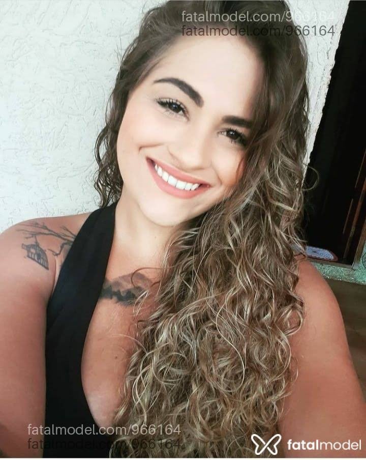 Acompanhante mulher loira (o) de olhos castanhos em Paraíso do Tocantins - Cleo