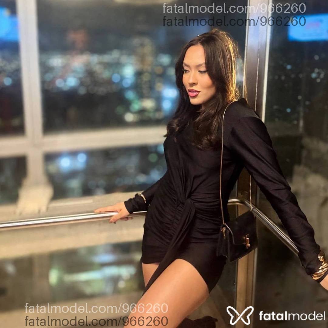 Acompanhante mulher com cabelo castanho de olhos castanhos - Alana Sophie